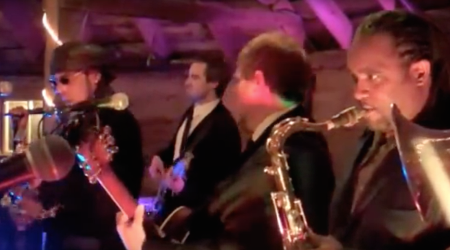 Wedding band plays groovy barn in Vermont